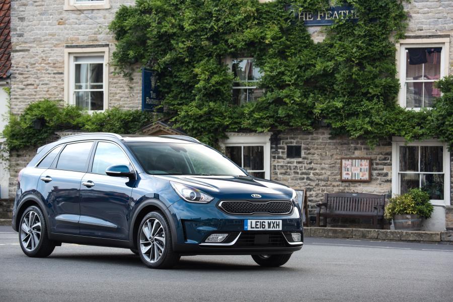  Kia Niro First Edition 2016 года  (UK) (фото 7 из 23)